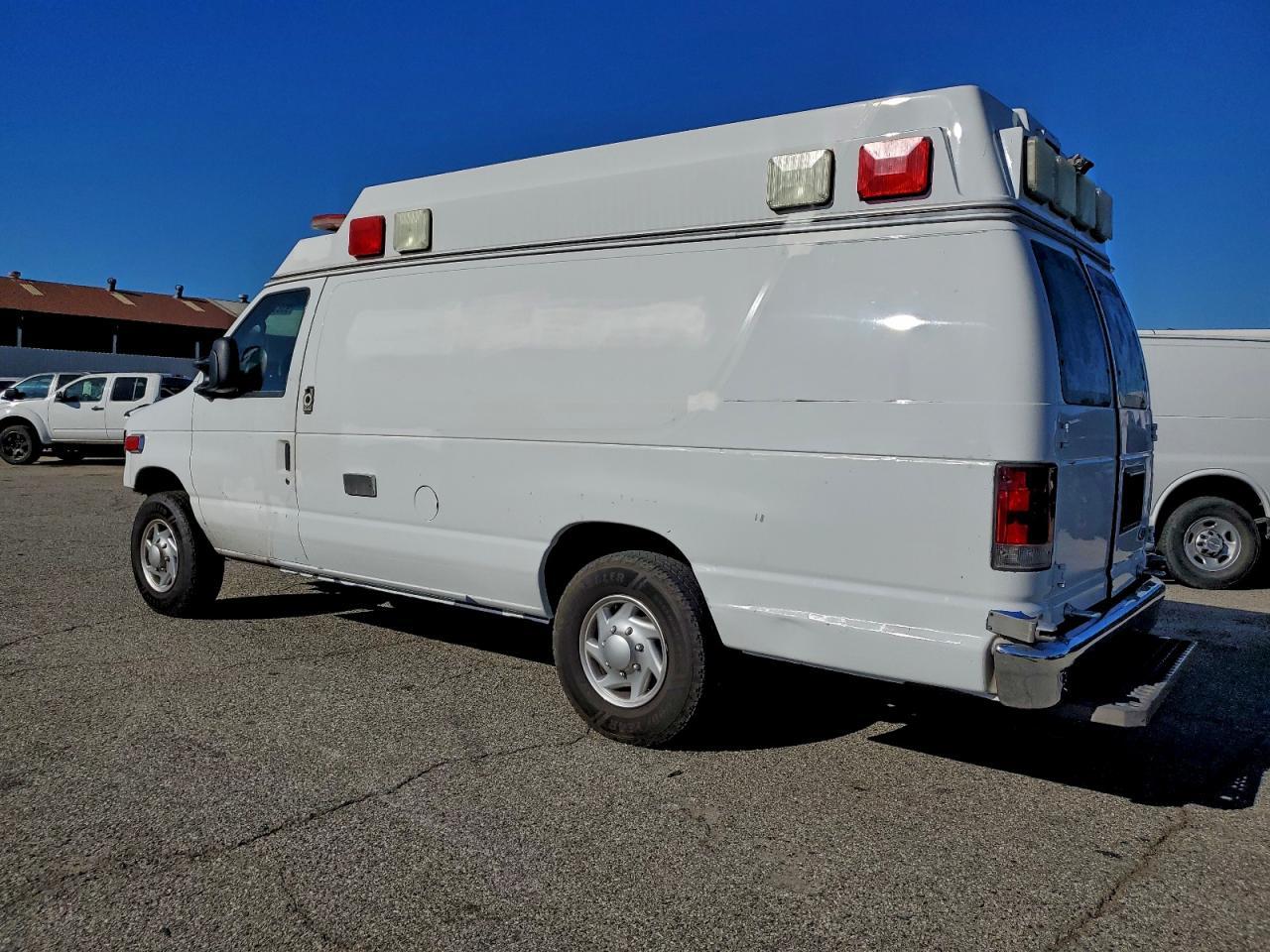 2014 Ford E350 Ambulance - Фото 2