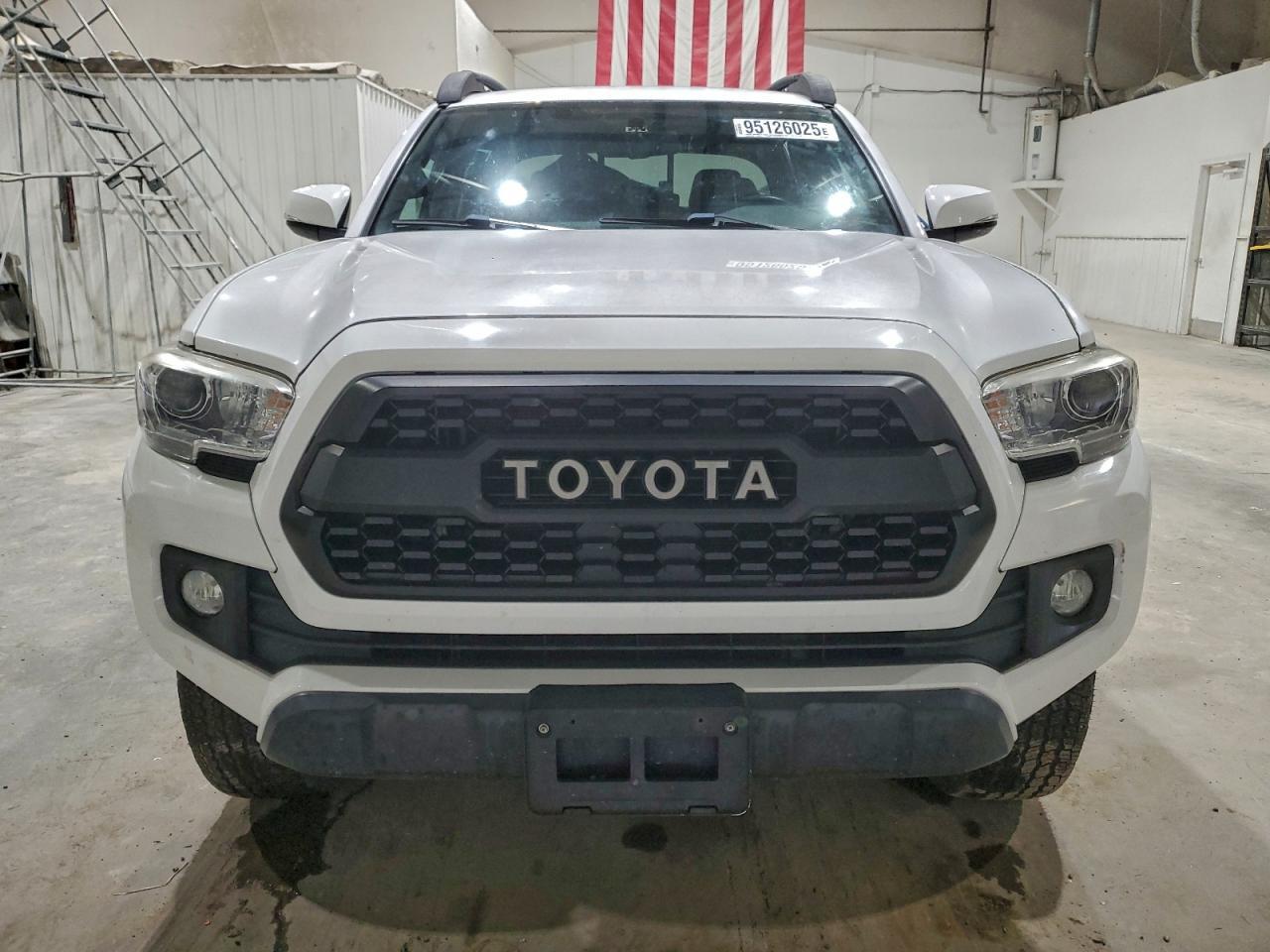 2016 Toyota Tacoma Double Cab - Фото 5