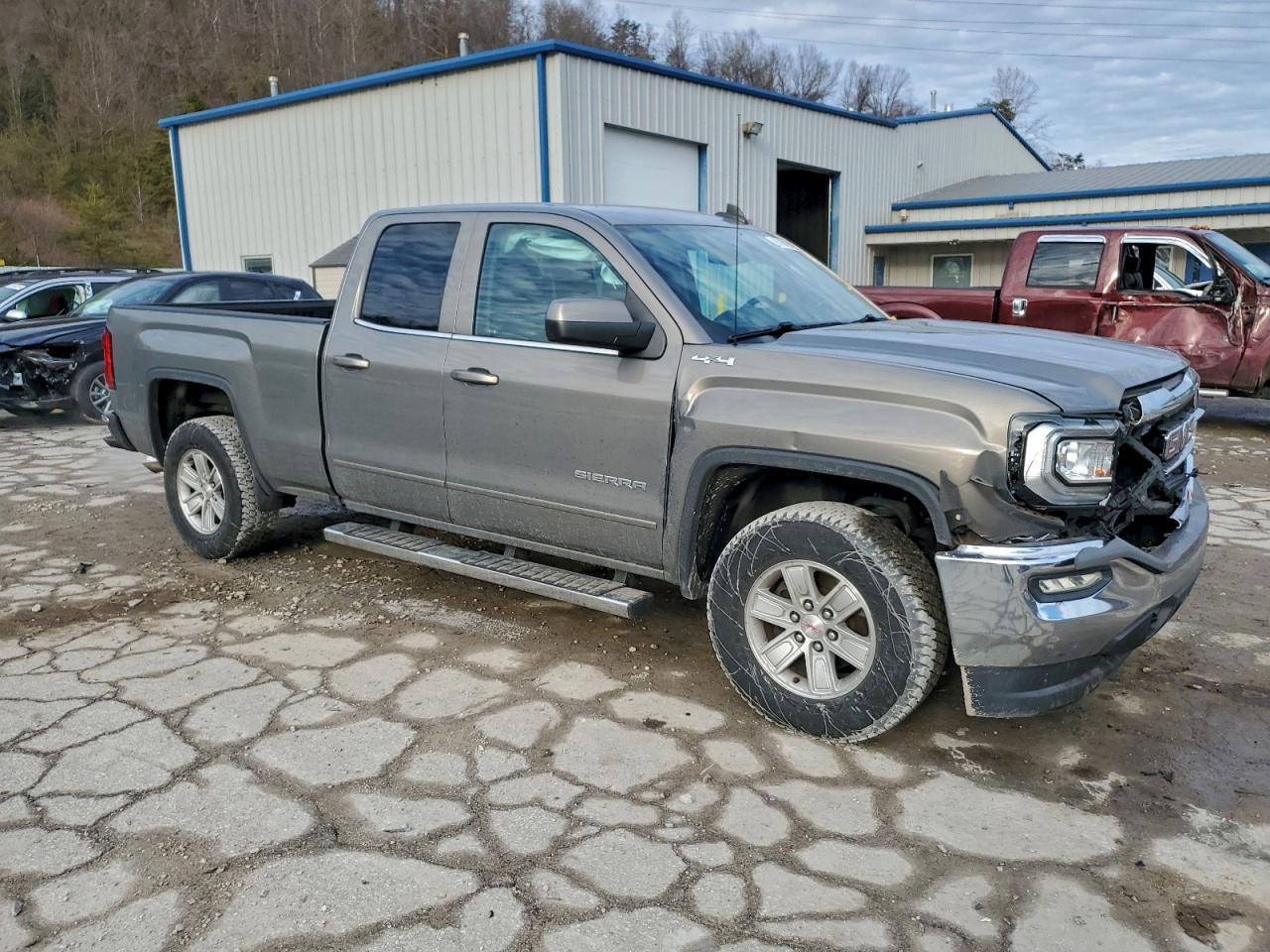 2017 GMC Sierra K1500 Sle - Image 4