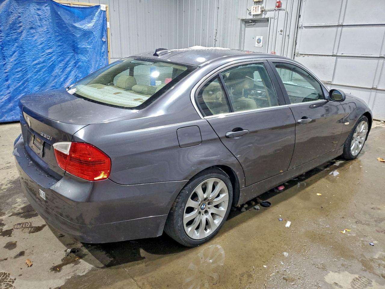 2006 BMW 330 I - Image 3