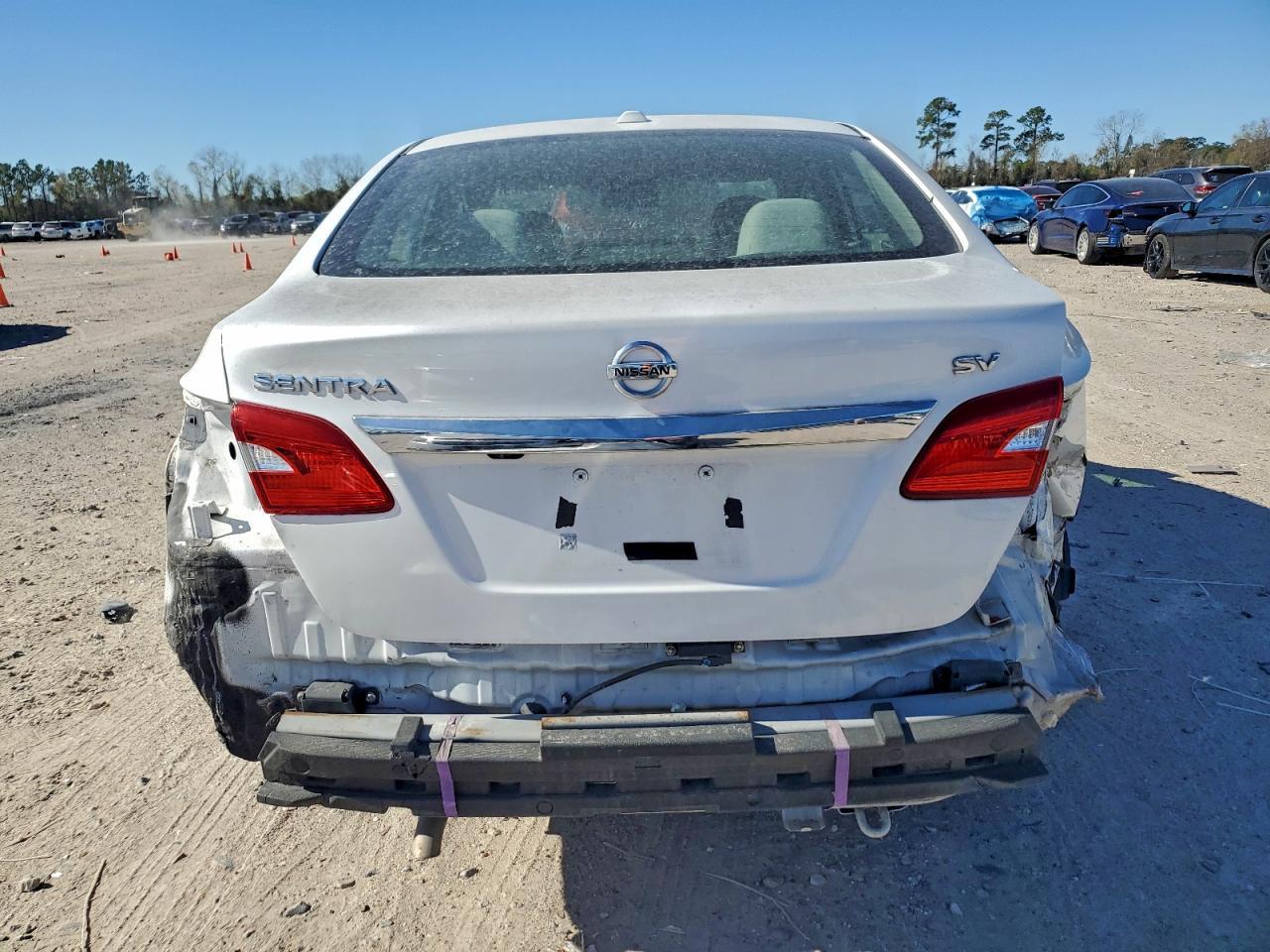 2017 Nissan Sentra S - Фото 6