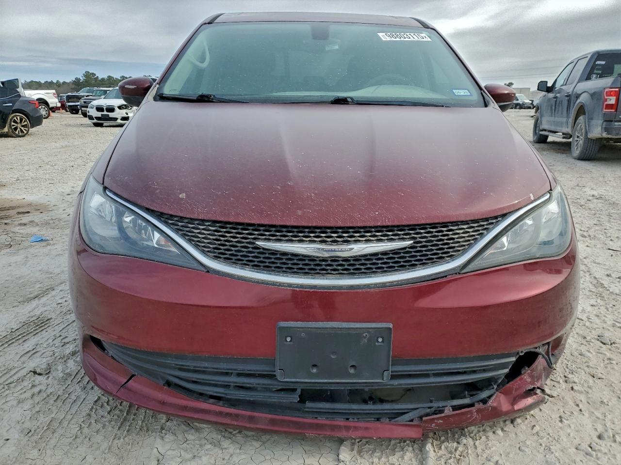 2017 Chrysler Pacifica Touring - Image 5