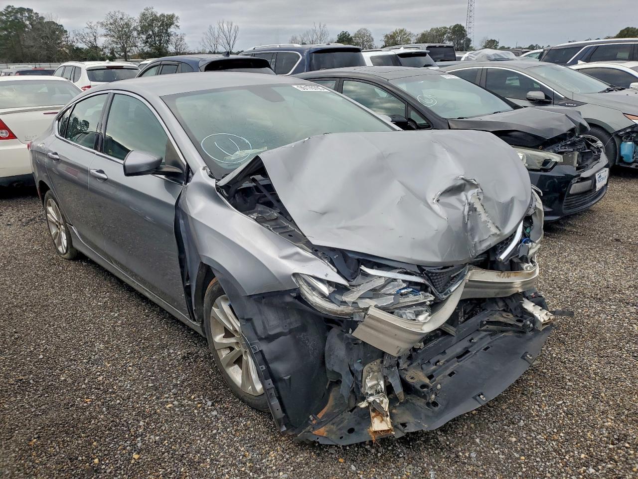 2015 Chrysler 200 Limited - Image 4