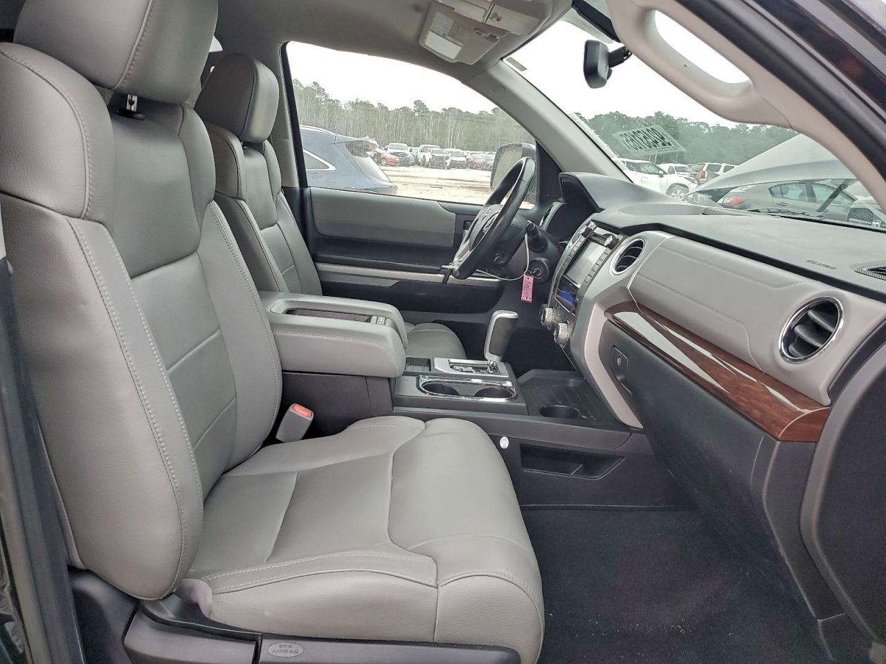 2014 Toyota Tundra Double Cab Limited - Image 7