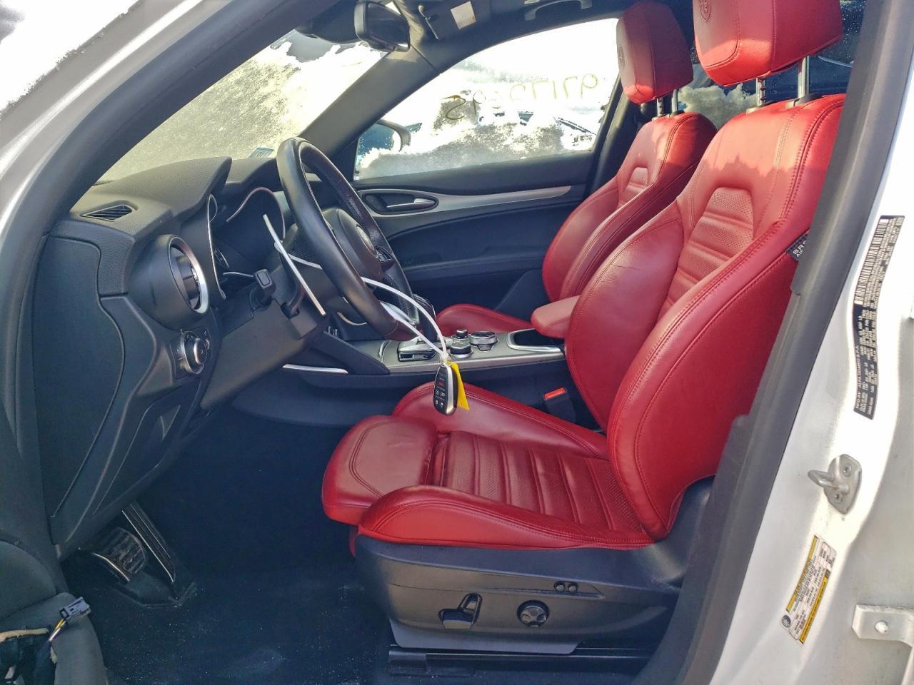 2022 Alfa Romeo Stelvio Ti - Image 7