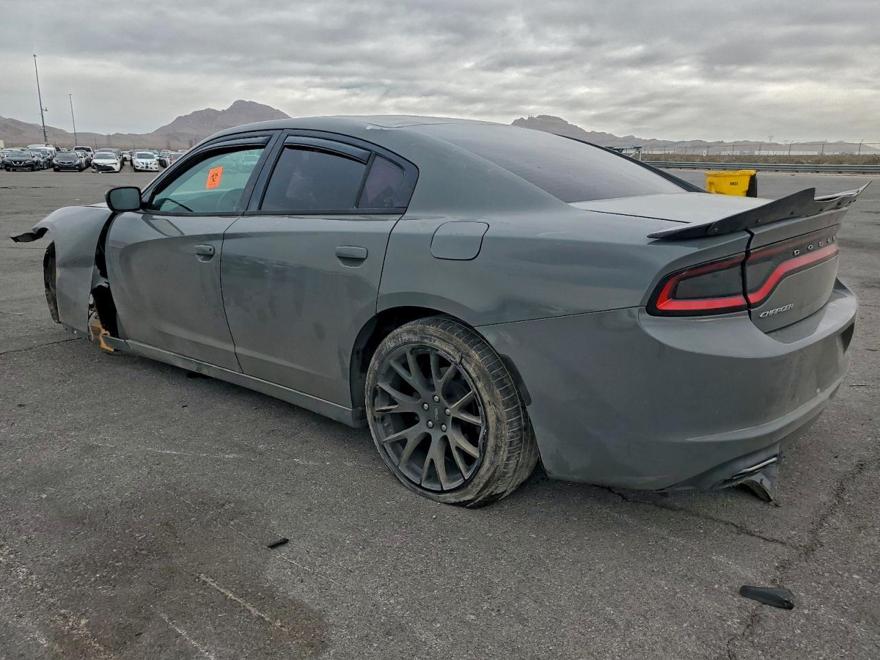 2017 Dodge Charger Se - Фото 2