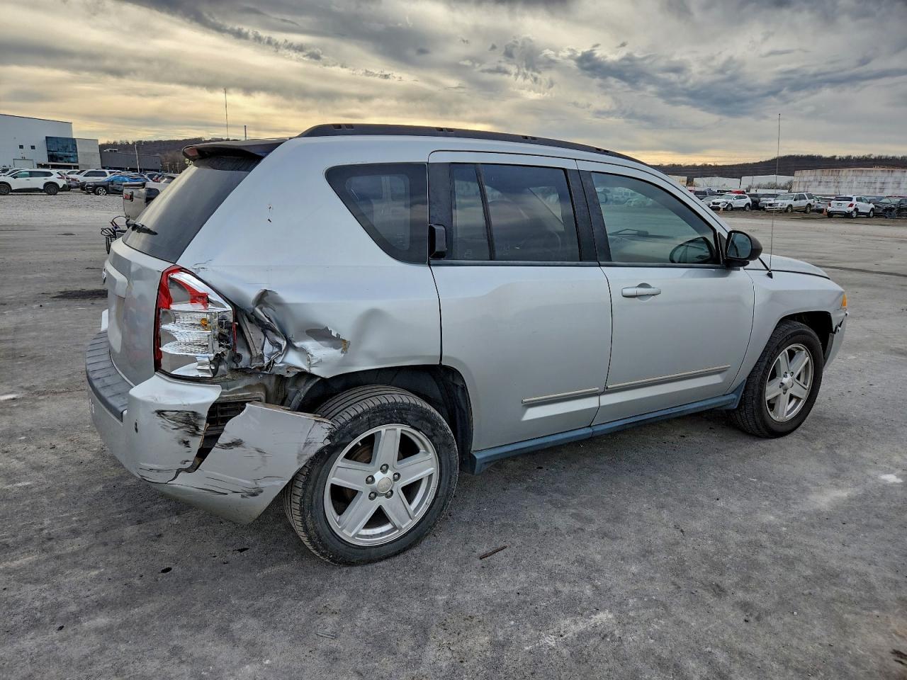 2010 Jeep Compass - Фото 3