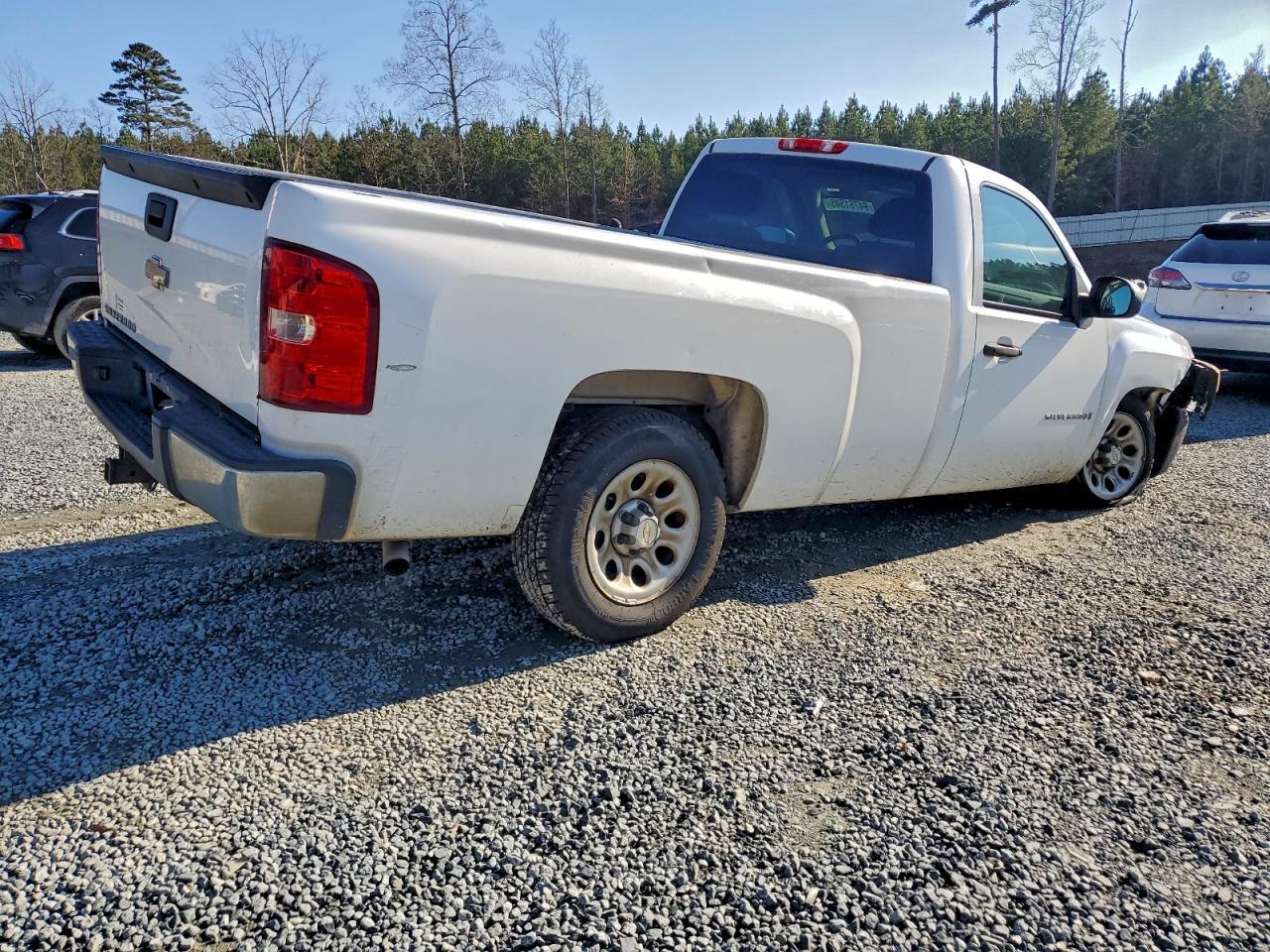 2009 Chevrolet Silverado C1500 - Image 3