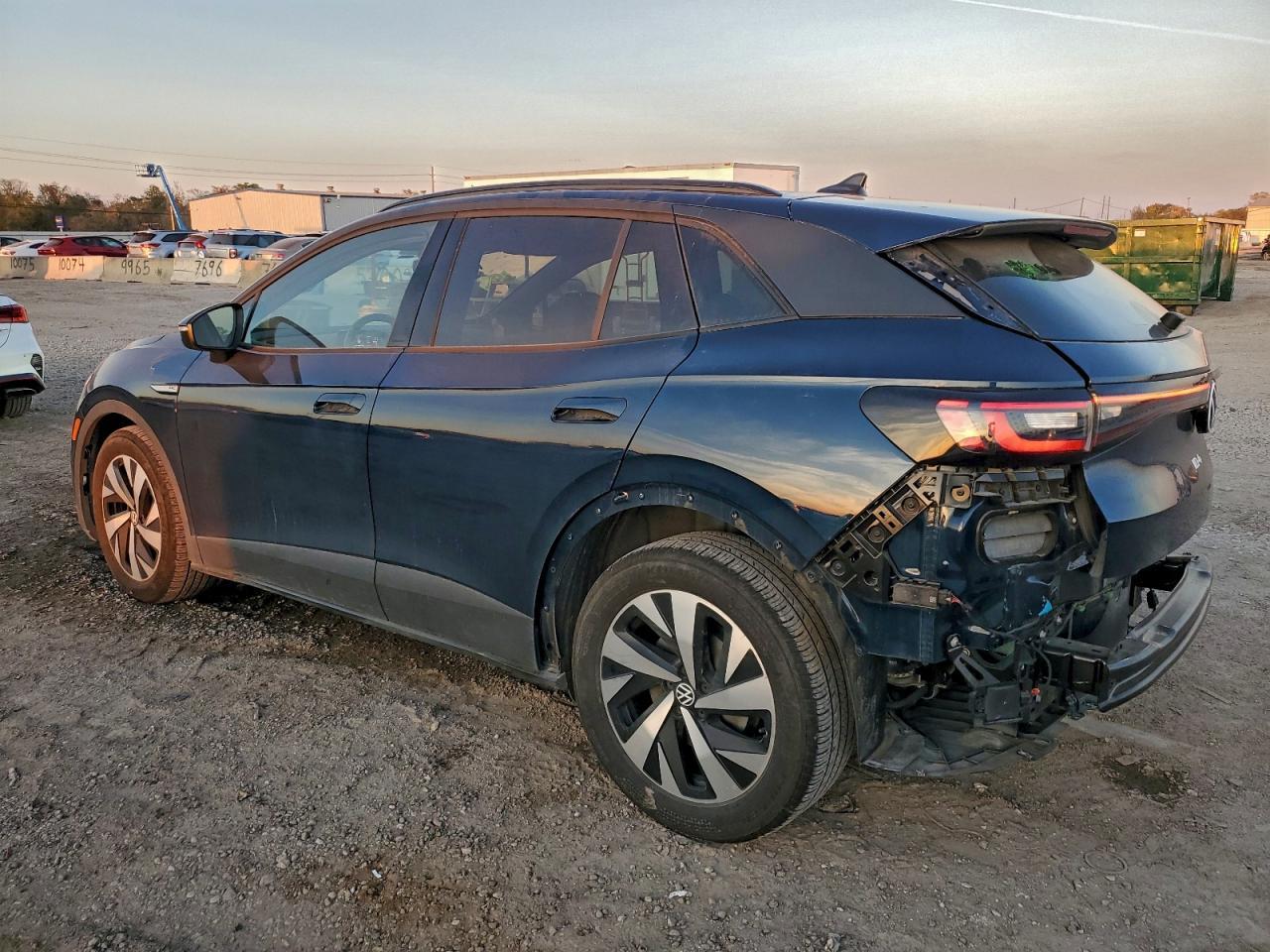 2023 Volkswagen Id.4 Pro - Image 2