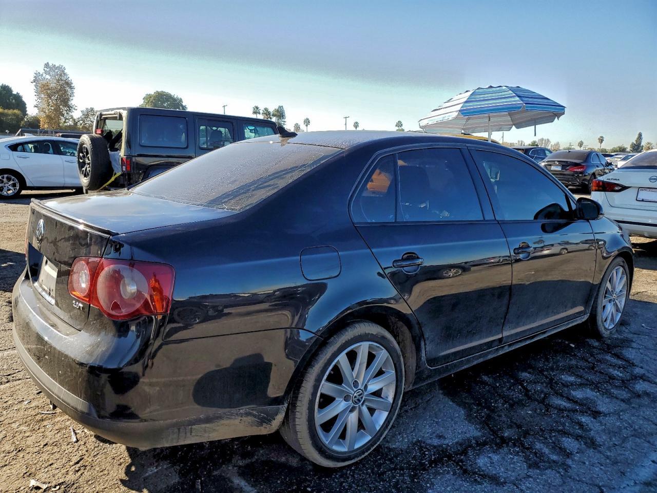 2010 Volkswagen Jetta Wolfsburg - Фото 3