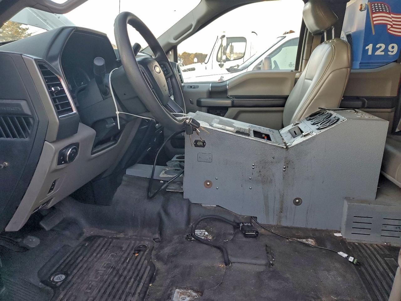 2017 Ford F550 Super Duty - Image 7