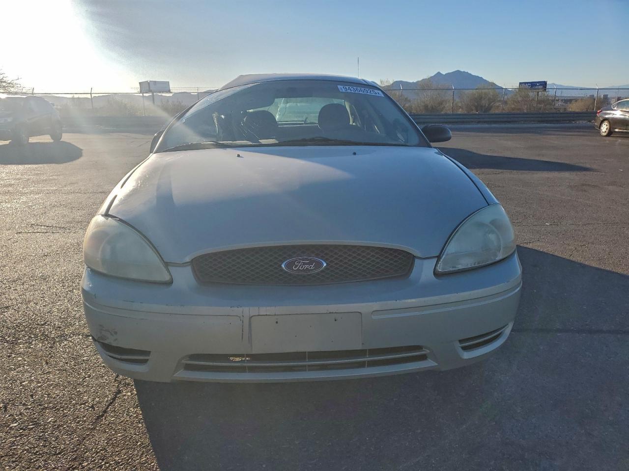 2005 Ford Taurus Se - Фото 5