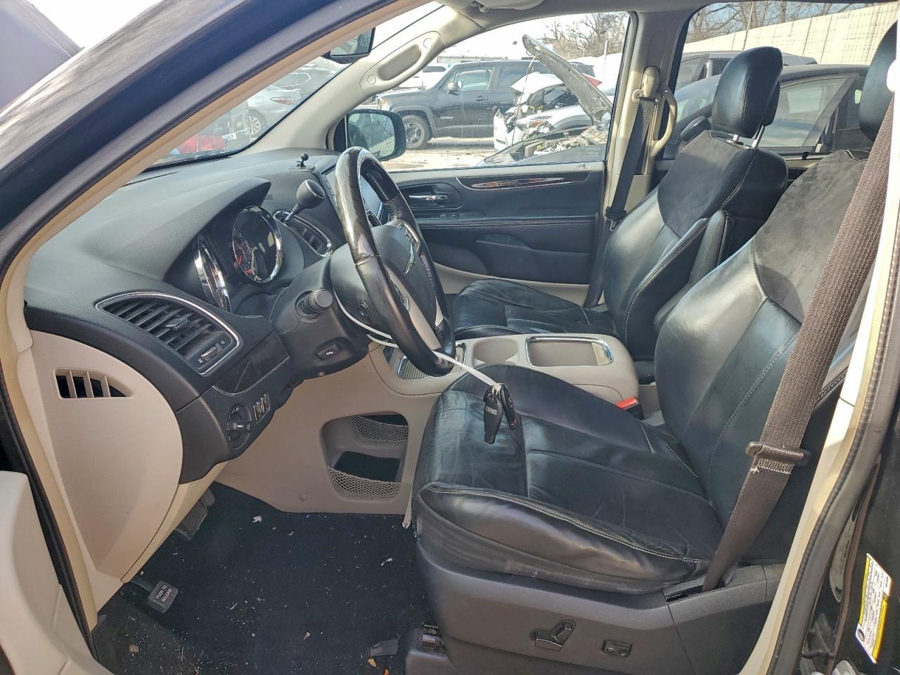 2014 Chrysler Town & Country Limited - Фото 7