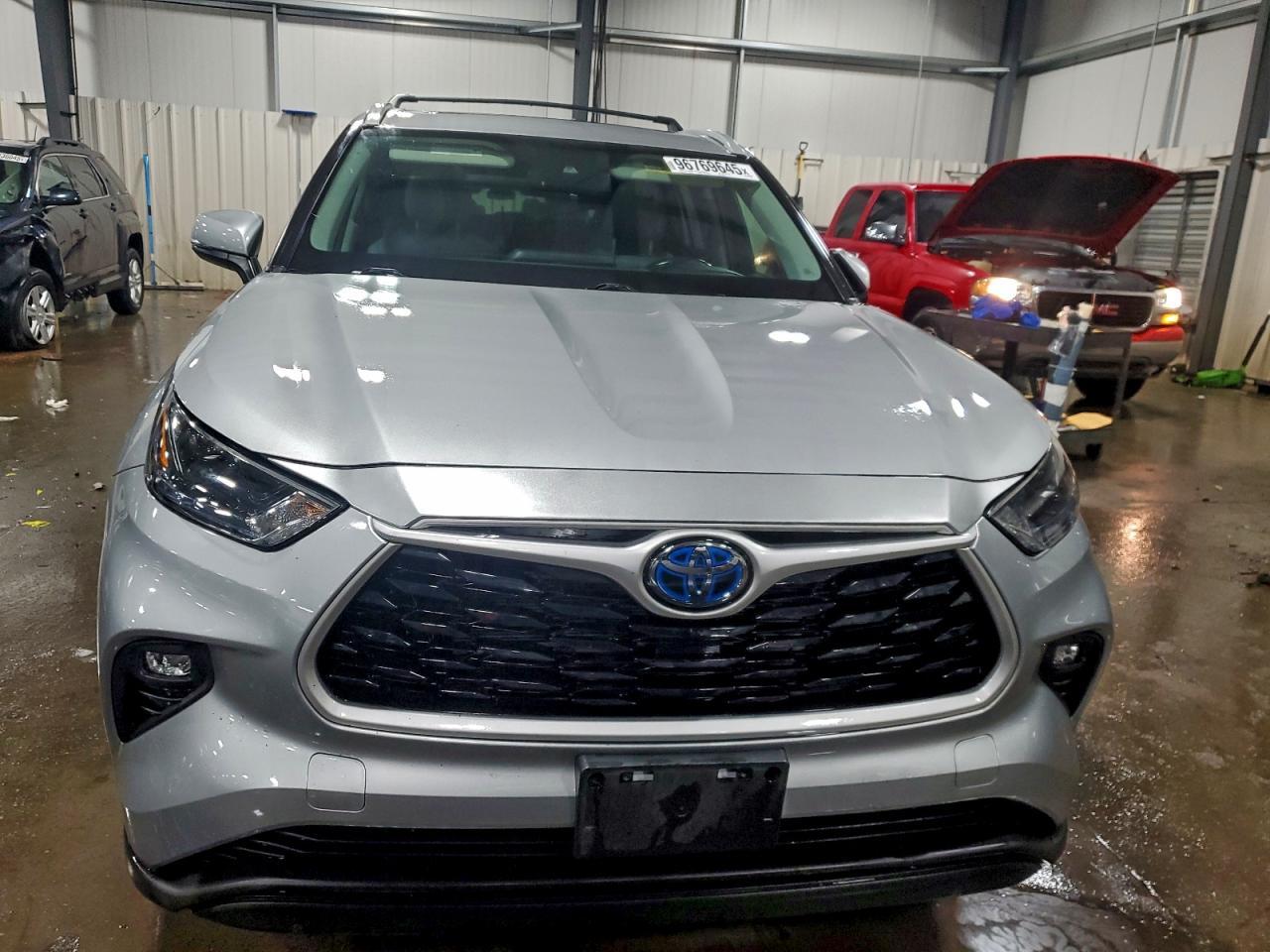 2022 Toyota Highlander Hybrid Xle - Image 5