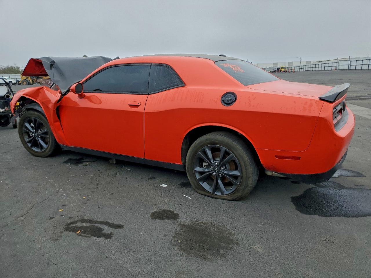 2023 Dodge Challenger Sxt - Фото 2