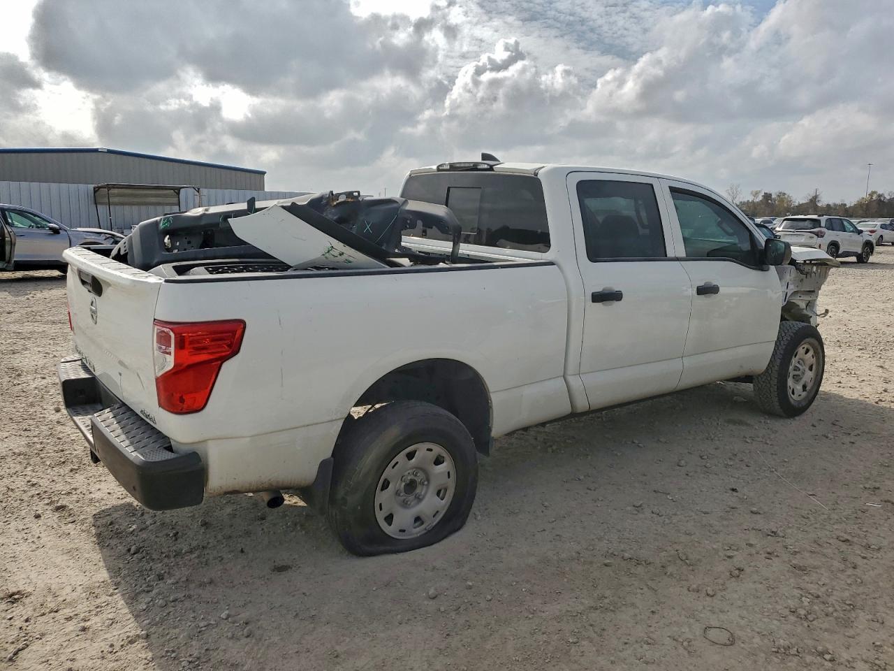 2022 Nissan Titan Xd S - Фото 3