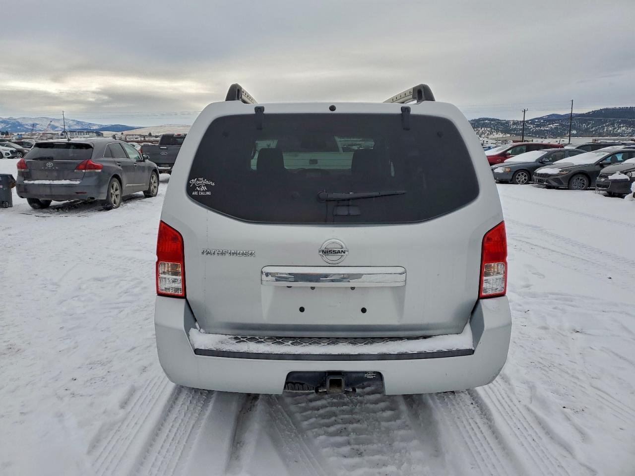 2011 Nissan Pathfinder S - Image 6