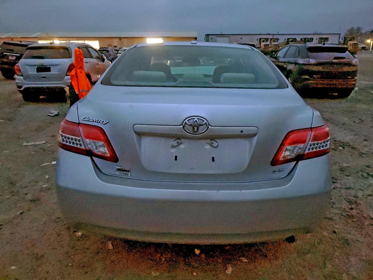 2011 Toyota Camry Base - Фото 6