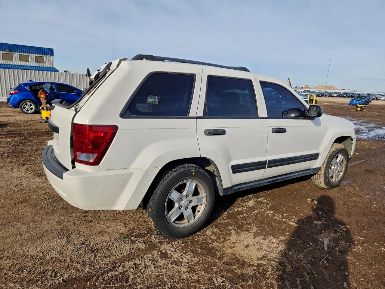 2005 Jeep Grand Cherokee Laredo - Image 3