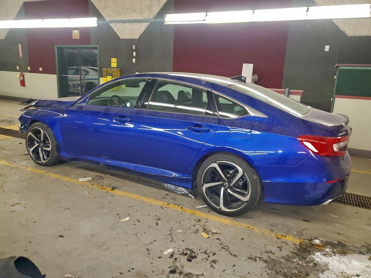 2022 Honda Accord Sport - Фото 2