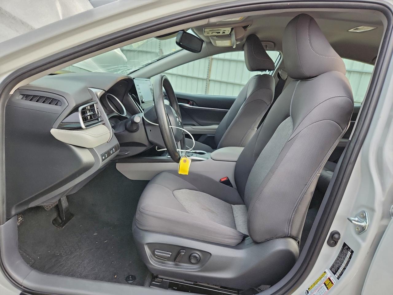 2022 Toyota Camry Le - Фото 7
