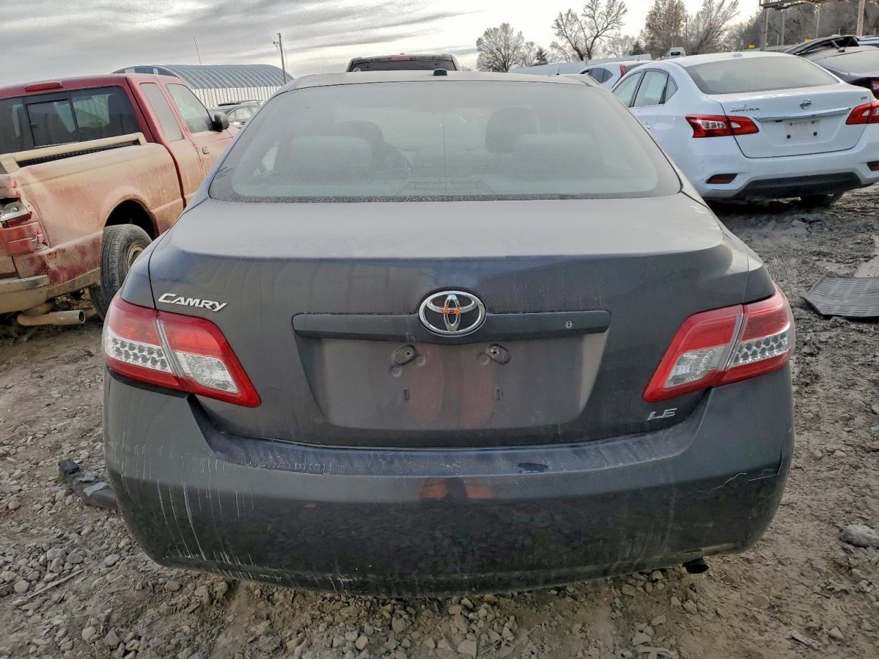 2011 Toyota Camry Base - Фото 6