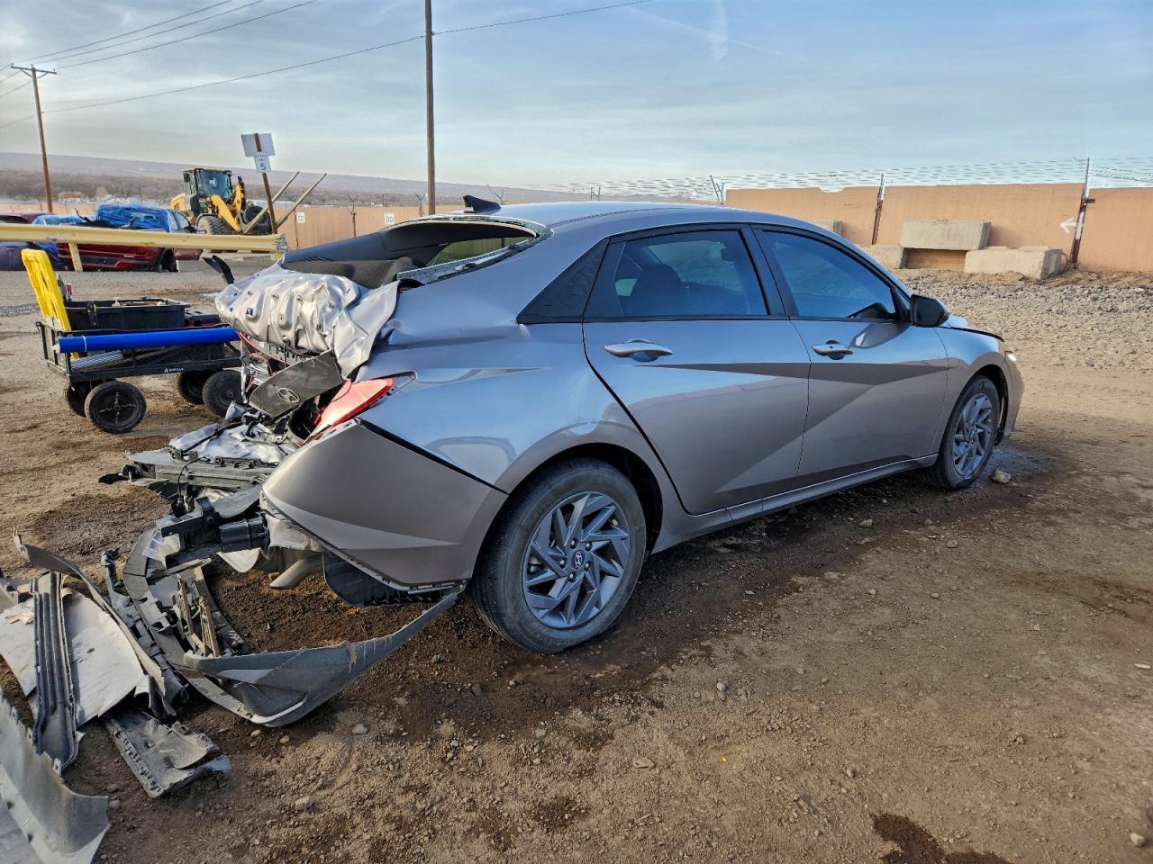 2024 Hyundai Elantra Sel - Image 3