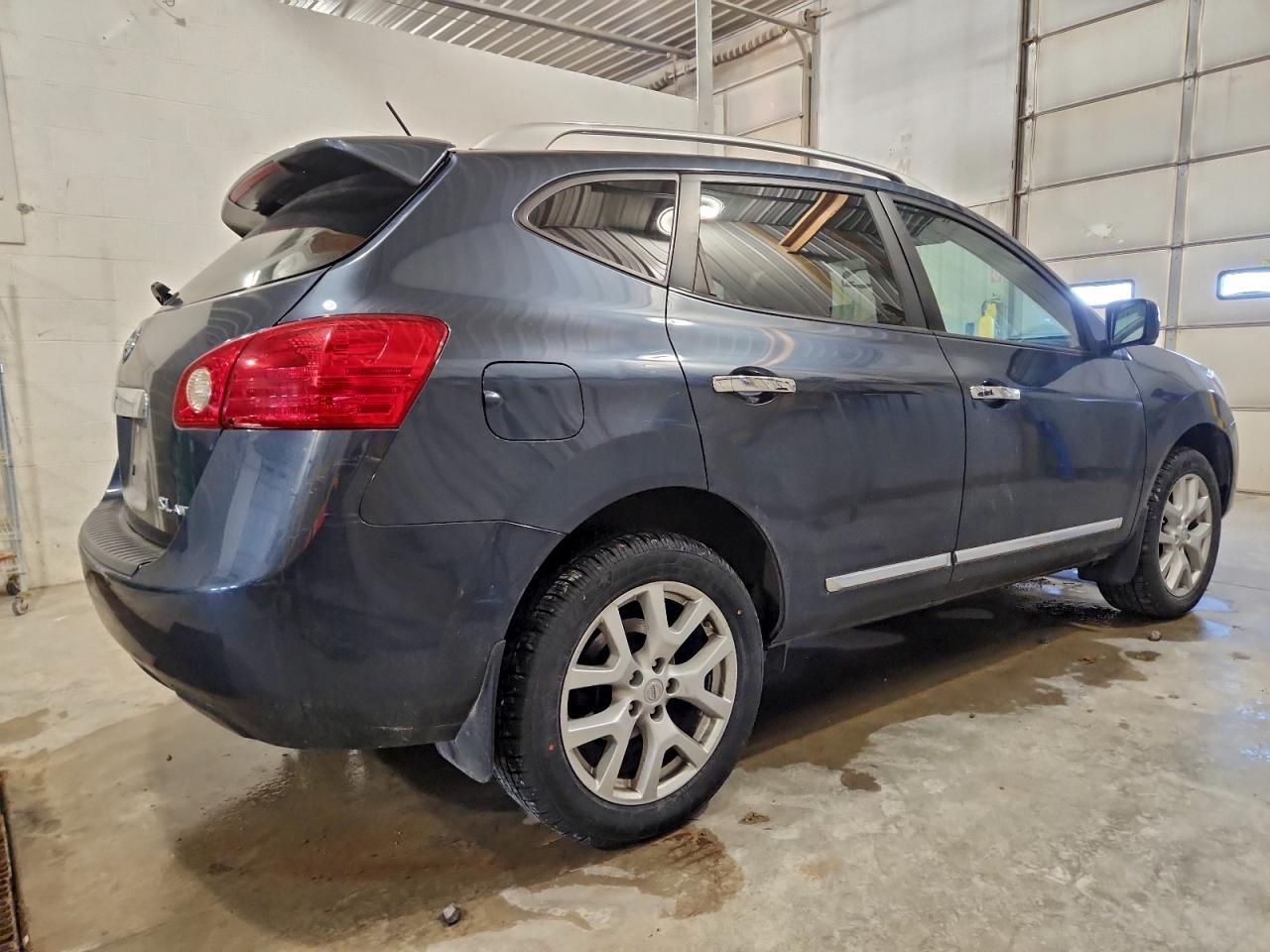 2013 Nissan Rogue S - Image 3
