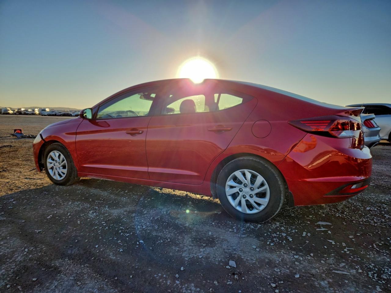 2020 Hyundai Elantra Se - Image 2