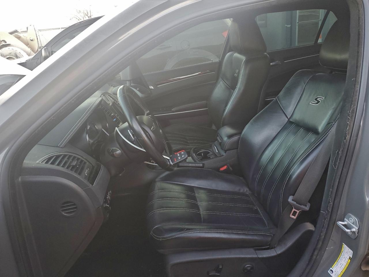 2019 Chrysler 300 S - Image 7