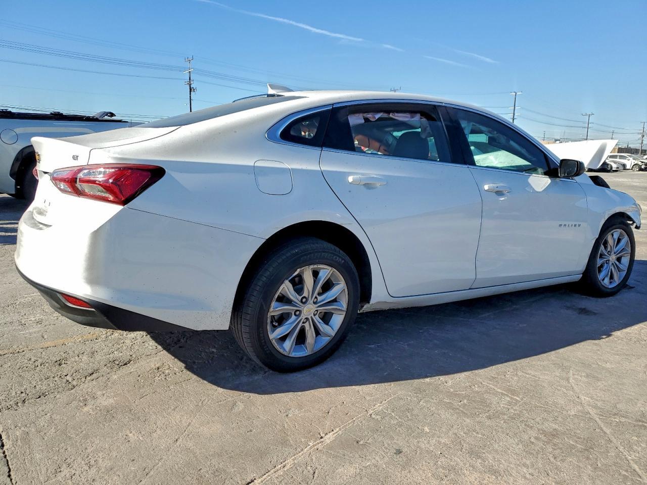 2022 Chevrolet Malibu Lt - Фото 3