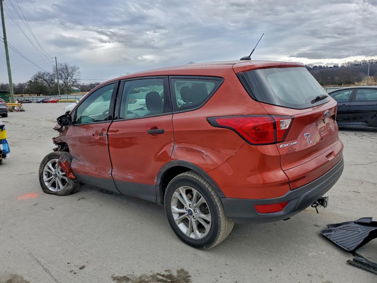 2019 Ford Escape S - Фото 2