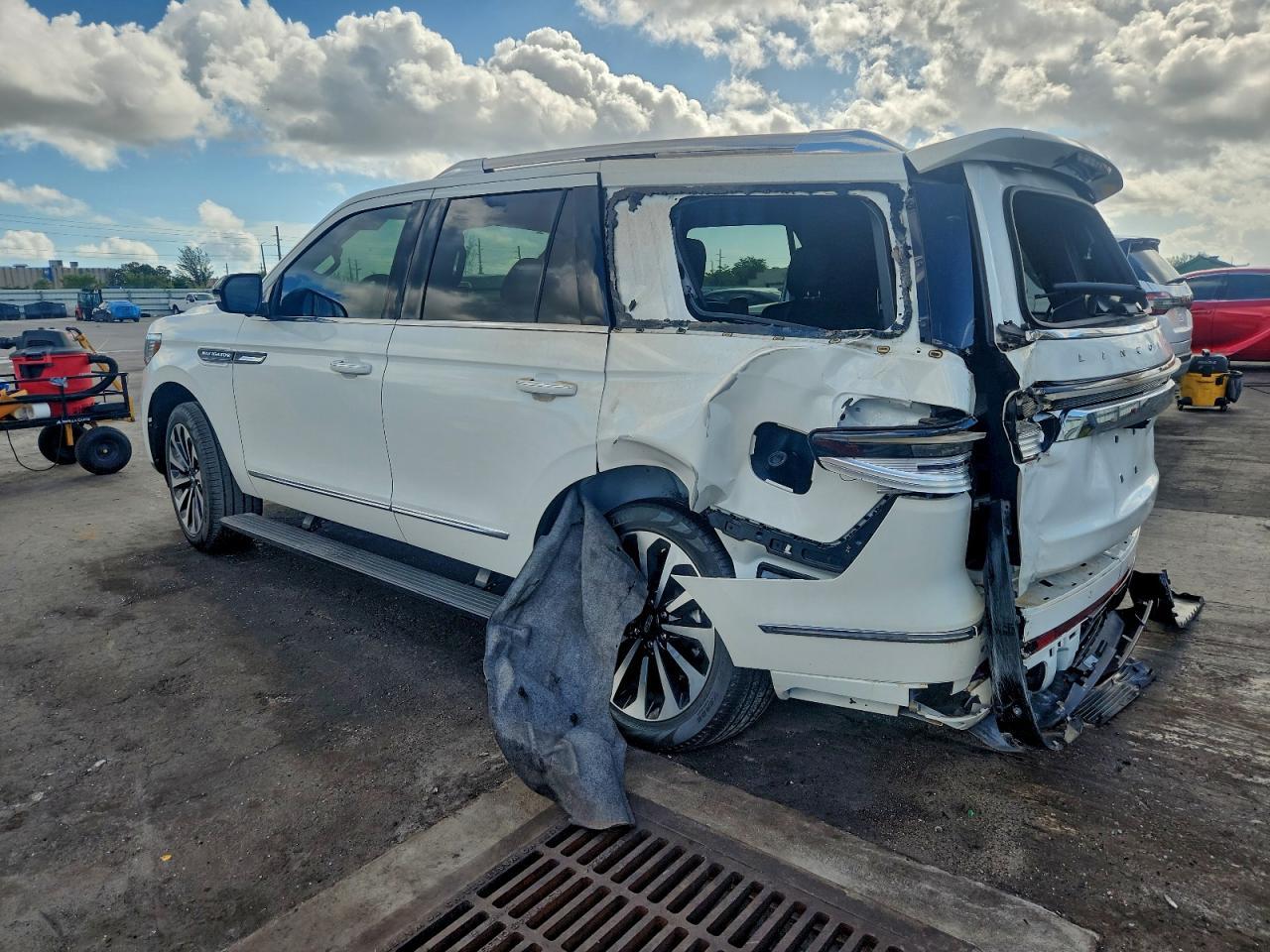 2023 Lincoln Navigator Reserve - Фото 2