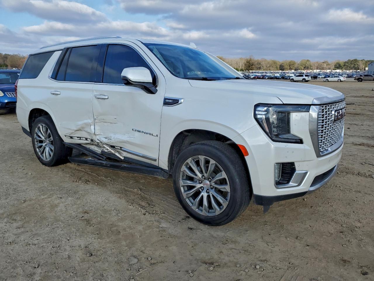 2021 GMC Yukon Denali - Image 4
