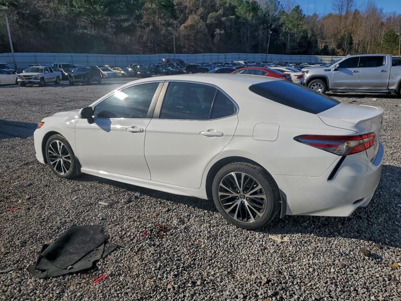2018 Toyota Camry L - Фото 2