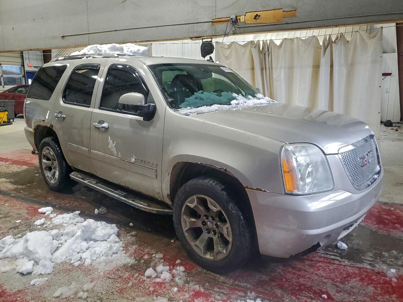 2009 GMC Yukon Denali - Image 4