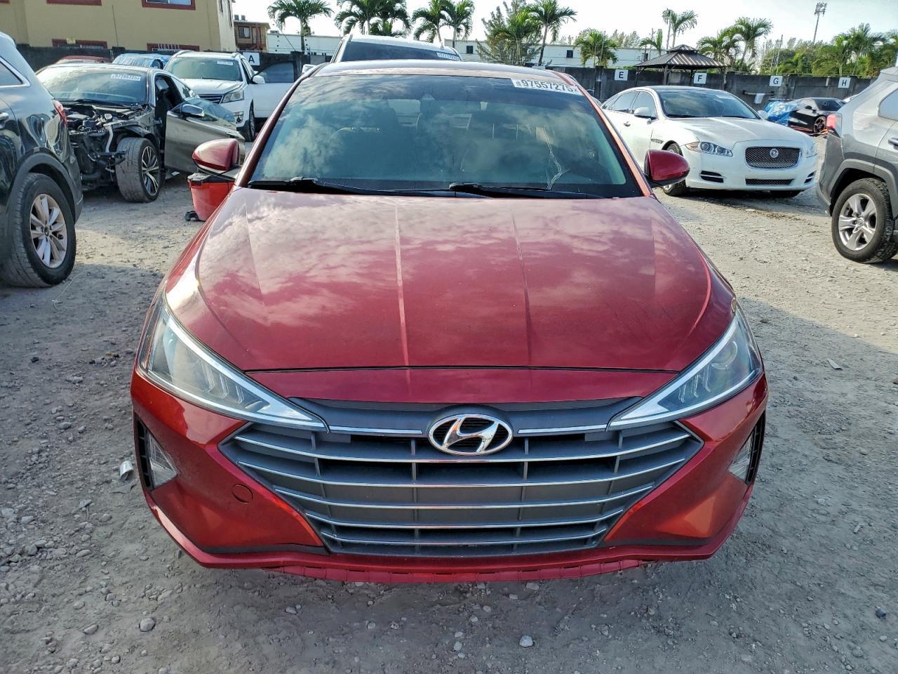 2020 Hyundai Elantra Se - Фото 5