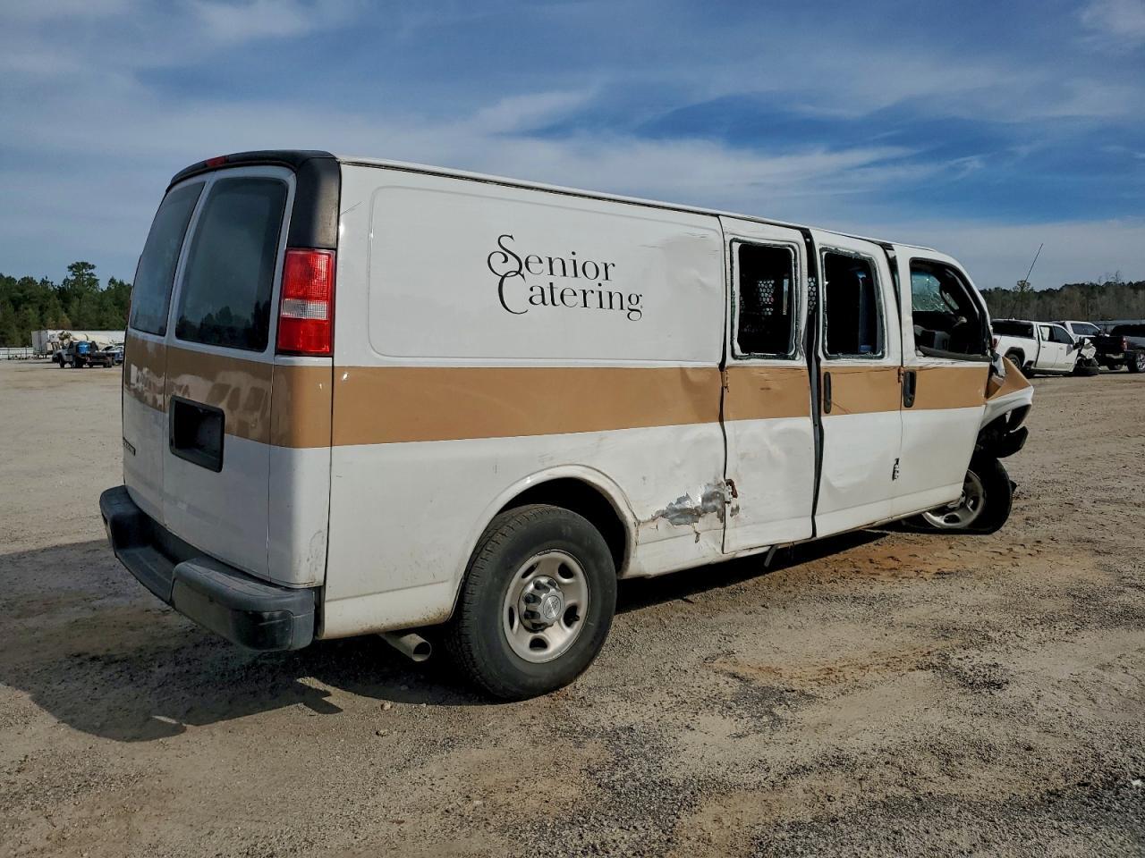 2017 Chevrolet Express 2500 Delivery Van - Image 3