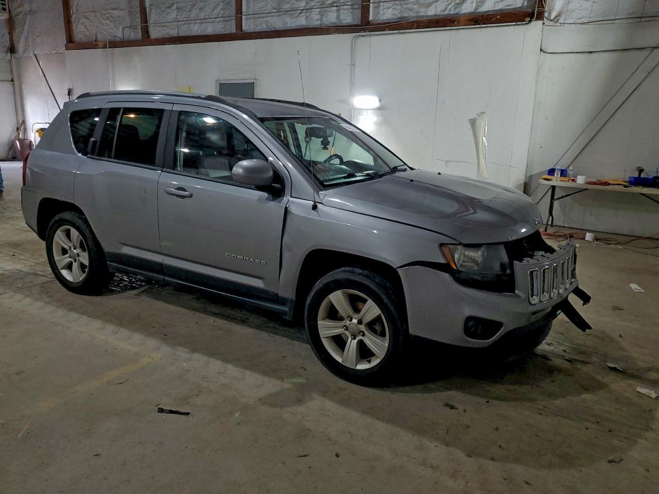 2015 Jeep Compass Latitude - Фото 4