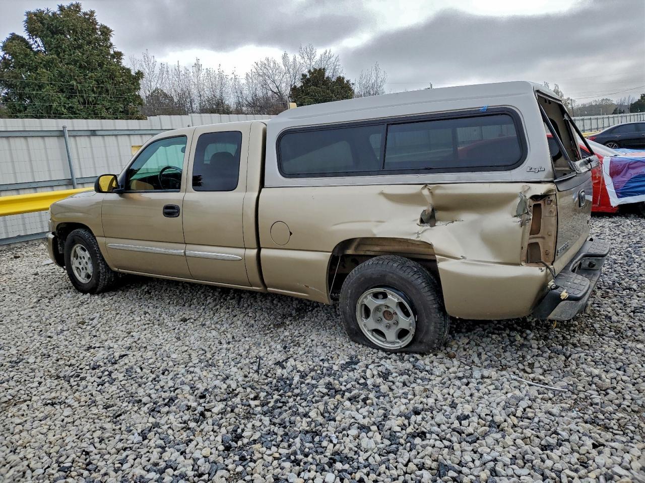 2004 GMC New Sierra C1500 - Фото 2