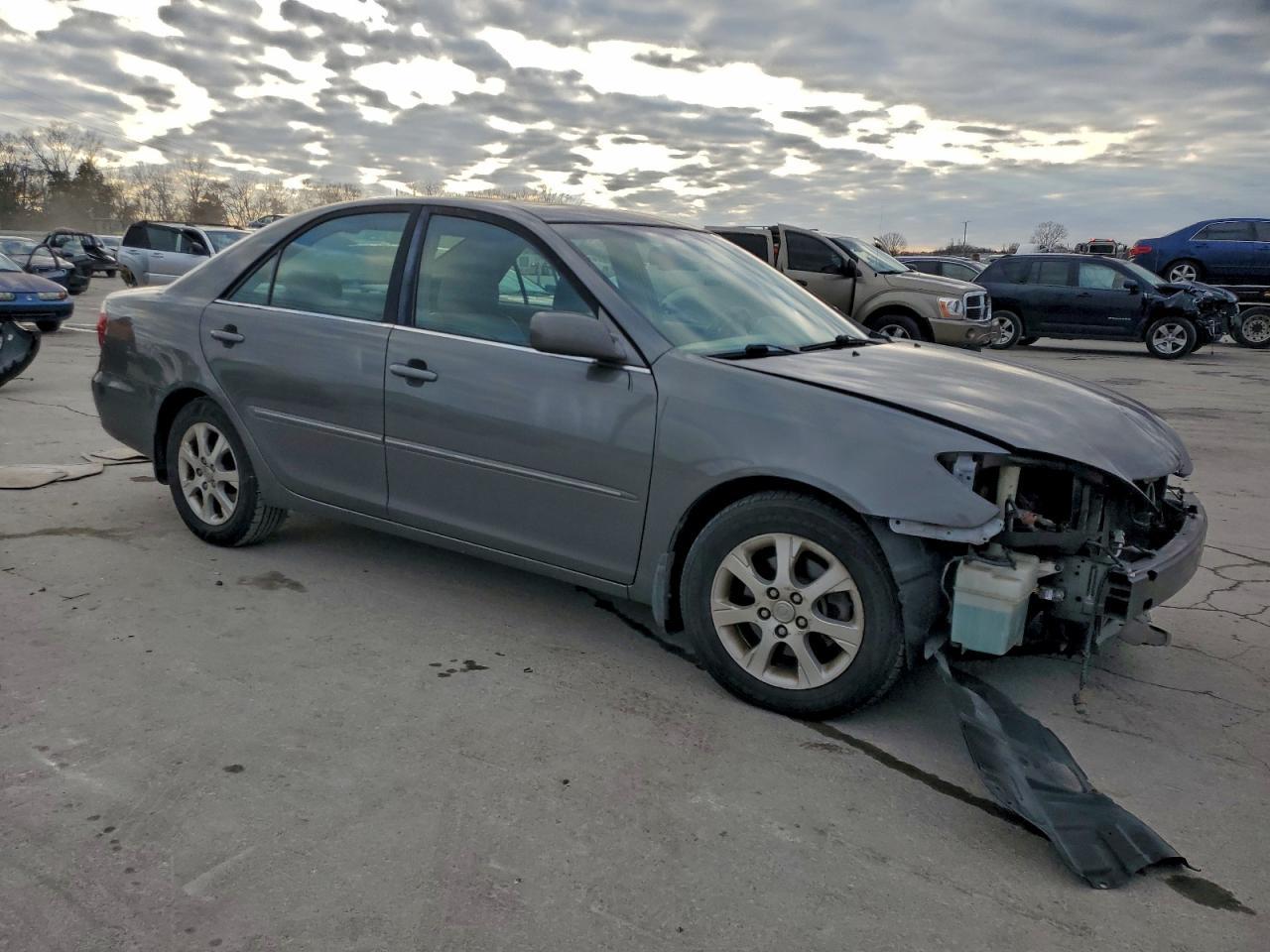 2005 Toyota Camry Le - Фото 4