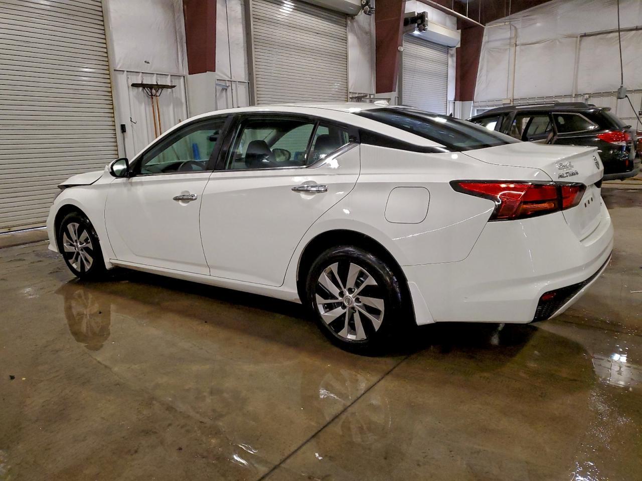 2019 Nissan Altima S - Фото 2