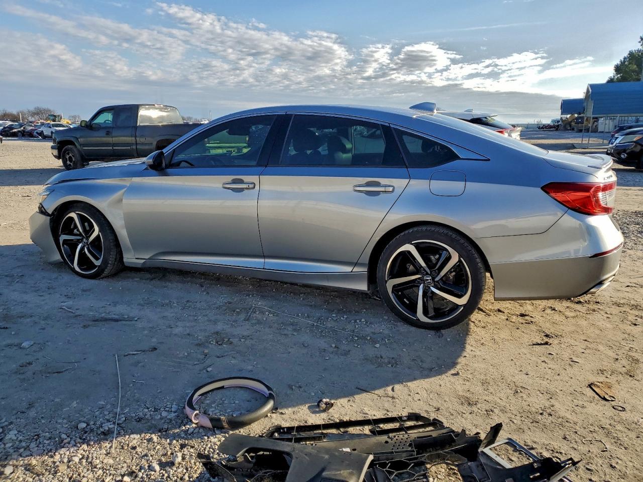 2020 Honda Accord Sport - Image 2