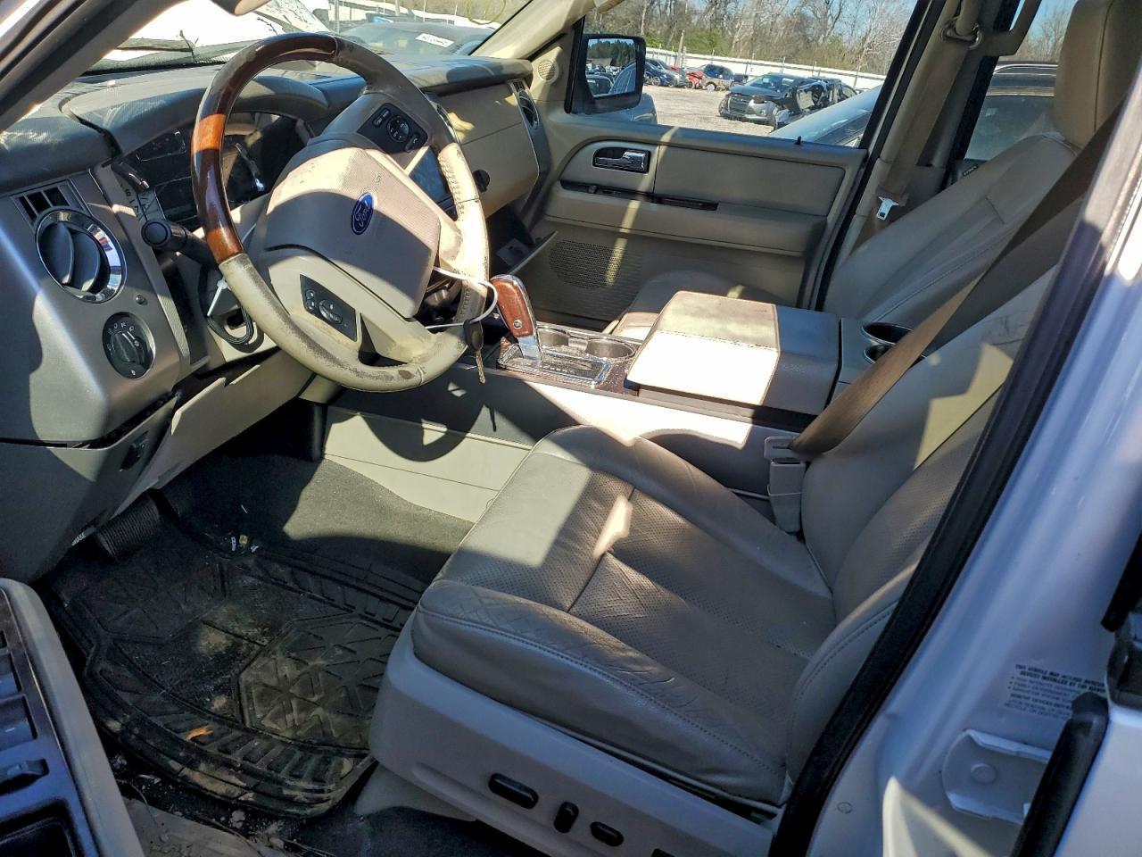 2010 Ford Expedition El Limited - Image 7