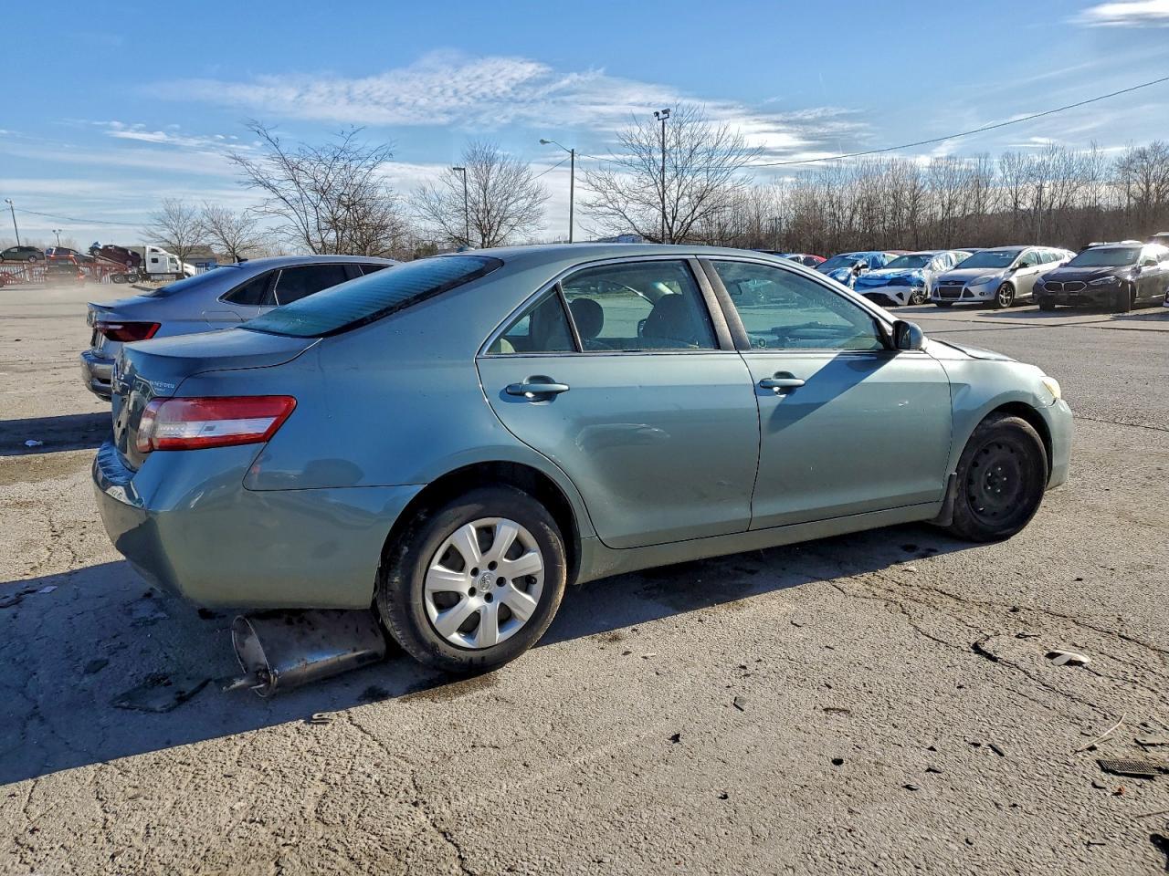 2011 Toyota Camry Base - Фото 3