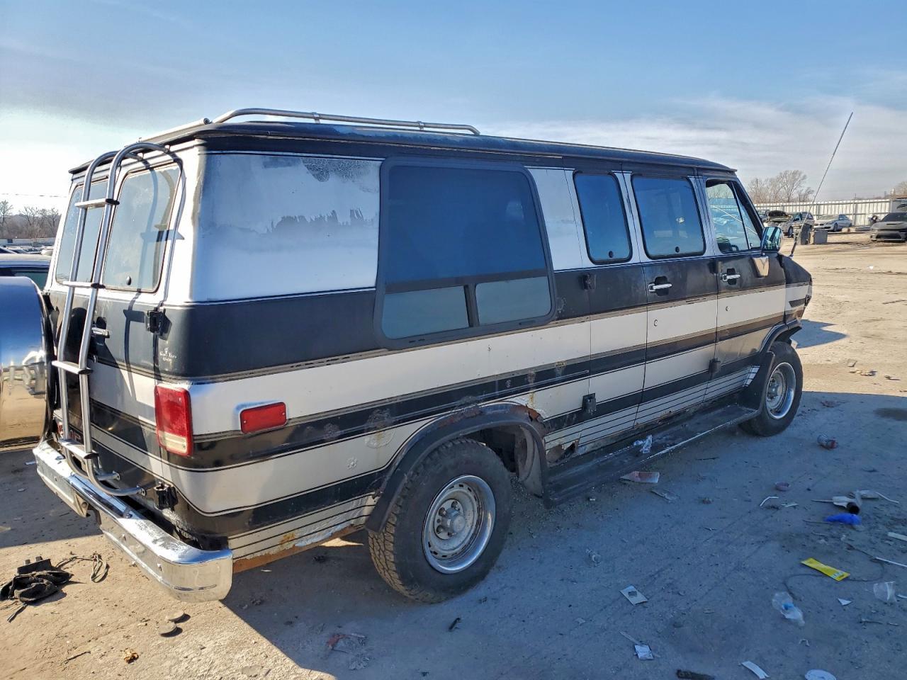 1990 GMC Rally Wagon / Van G2500 - Image 3