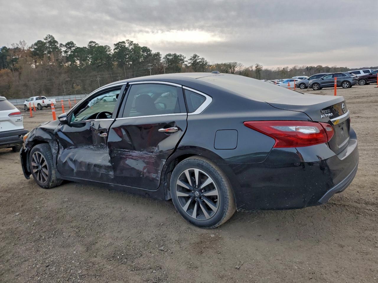 2018 Nissan Altima 2.5 - Image 2