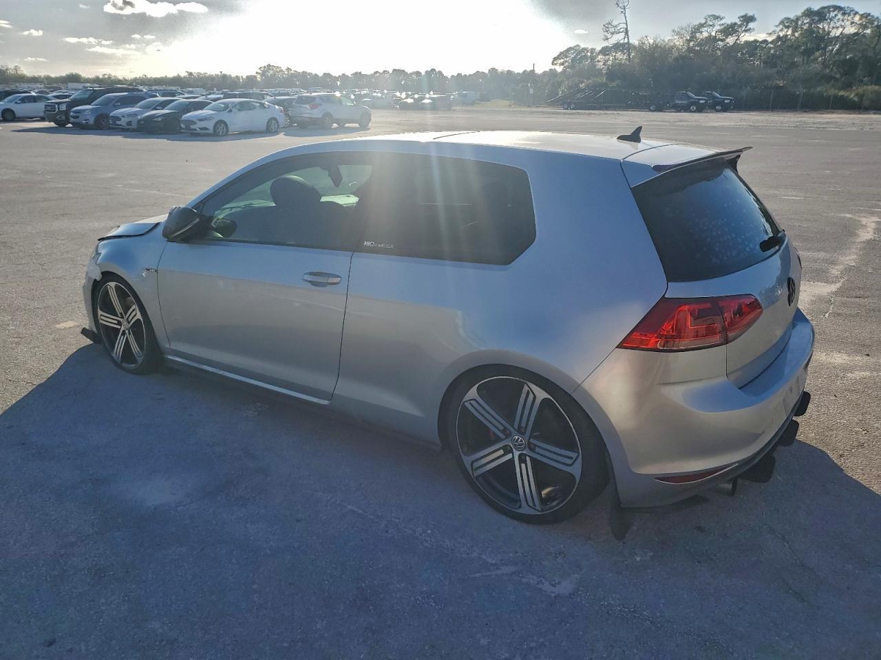 2015 Volkswagen Gti - Image 2