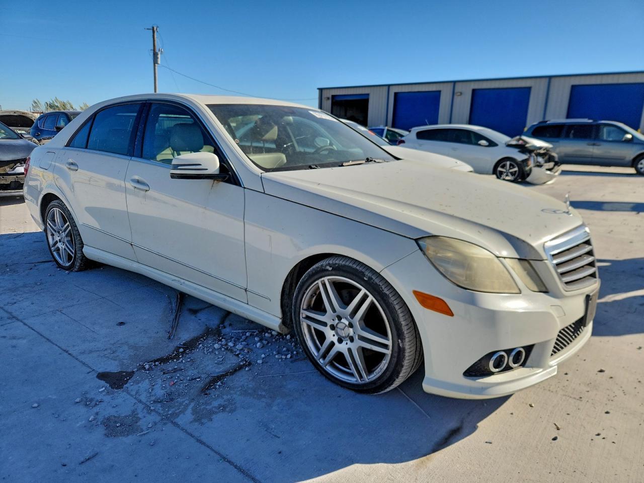 2010 Mercedes Benz E - Image 4