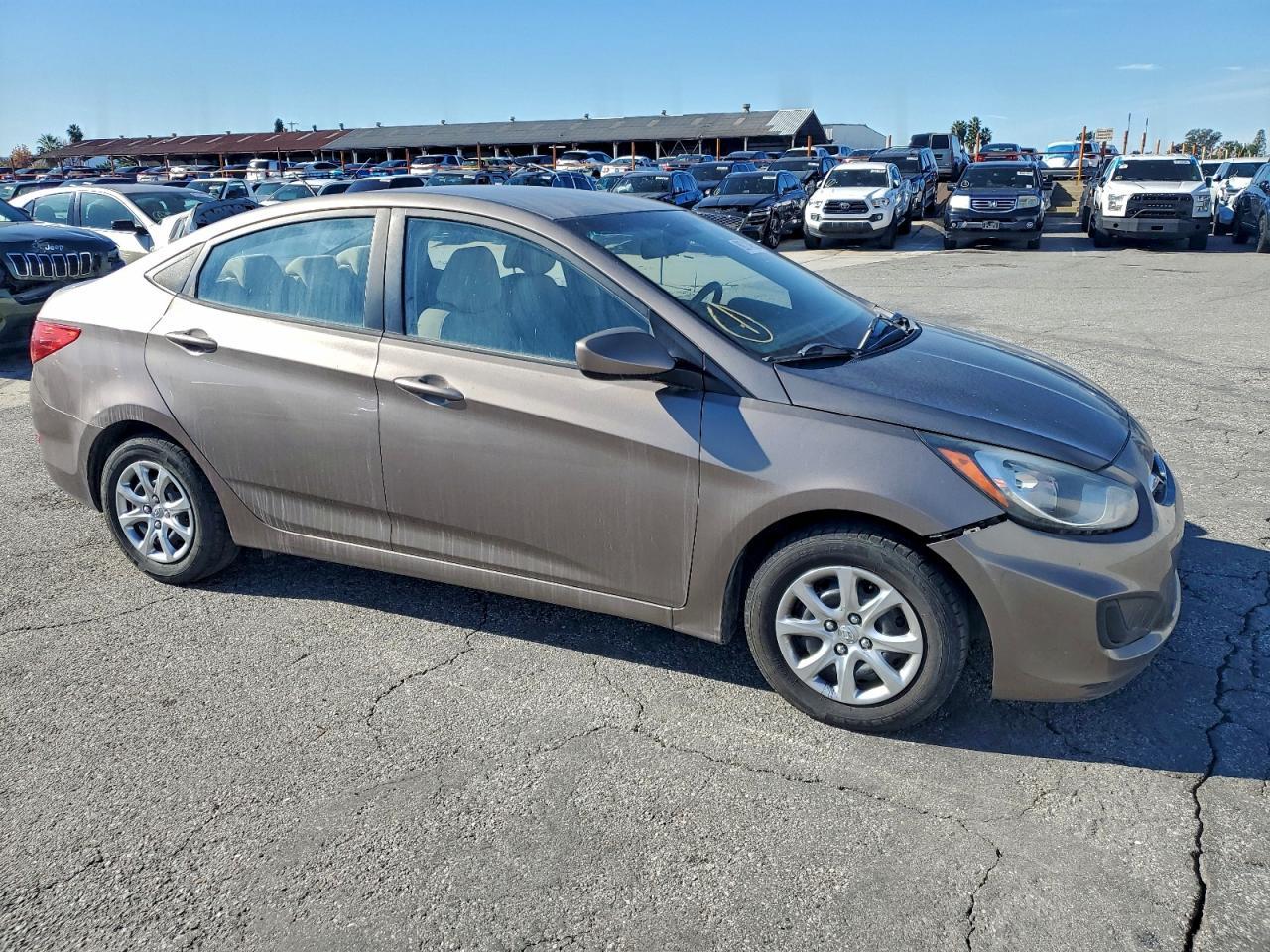 2013 Hyundai Accent Gls - Фото 4